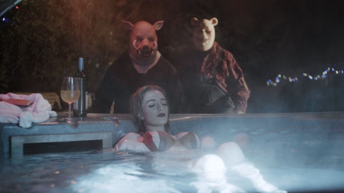 CRÍTICA - Ursinho Pooh: Sangue e Mel é ofensivo de ruim