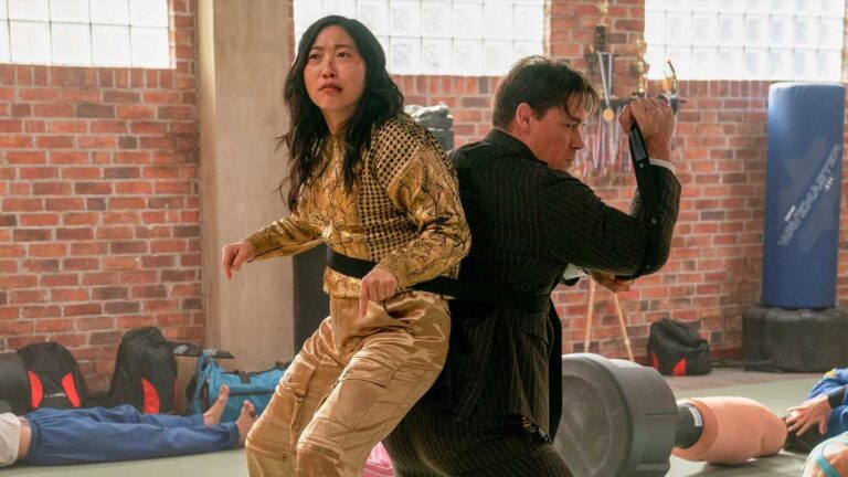 CRÍTICA - John Cena e Awkwafina se envolvem em cilada com Jackpot: Loteria Mortal