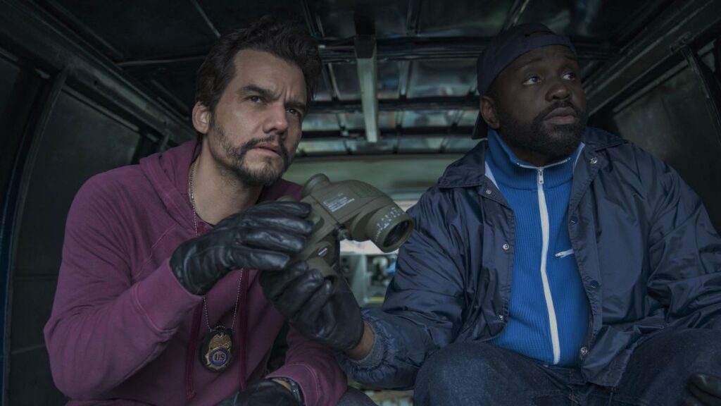 CRÍTICA - Ladrões de Drogas coloca Brian Tyree Henry e Wagner Moura em destaque